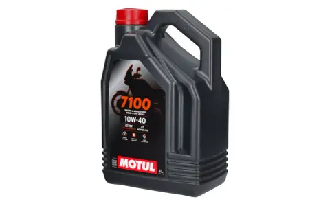 Motul 10W40: Wybierz idealny olej dla auta i moto. Poradnik.